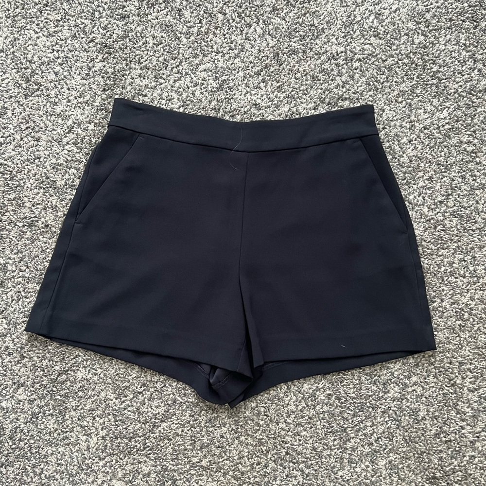 LOFT Black Short SIZE MEDIUM
